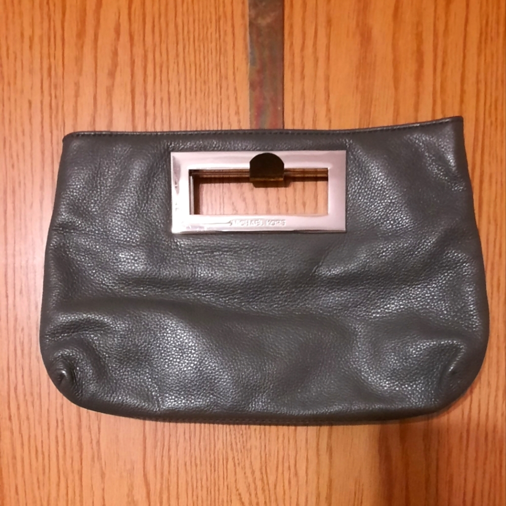 EUC Michael Kors Clutch